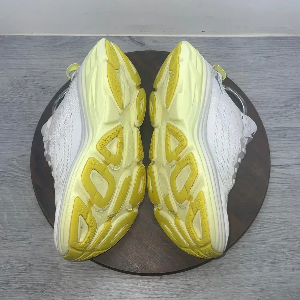 Hoka One One hoka one